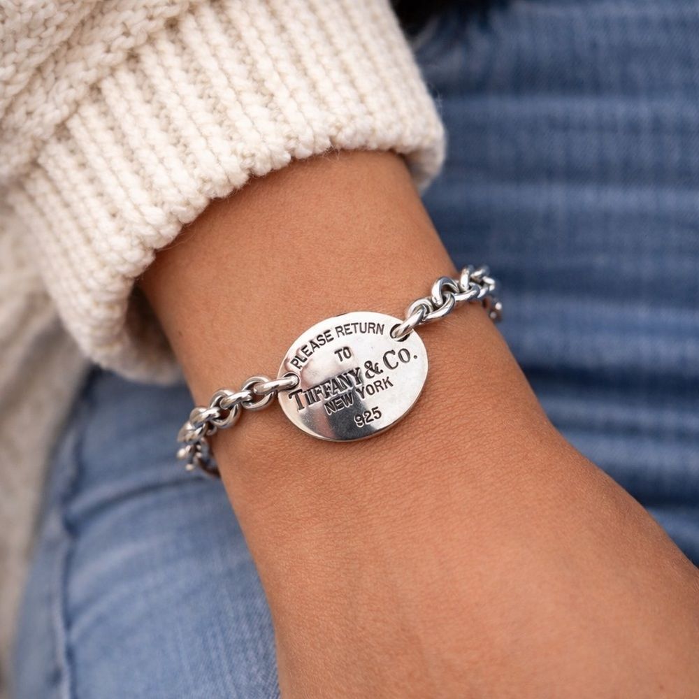 Tiffany & Co. Return to Tiffany Oval Tag Sterling Silver Bracelet